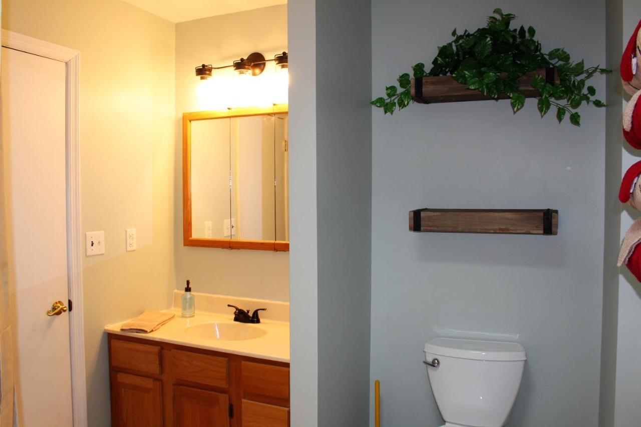 Spacious Downtown Condo Walking Distance To Downtown Gatlinburg Sleeps 6 Guests Exterior photo