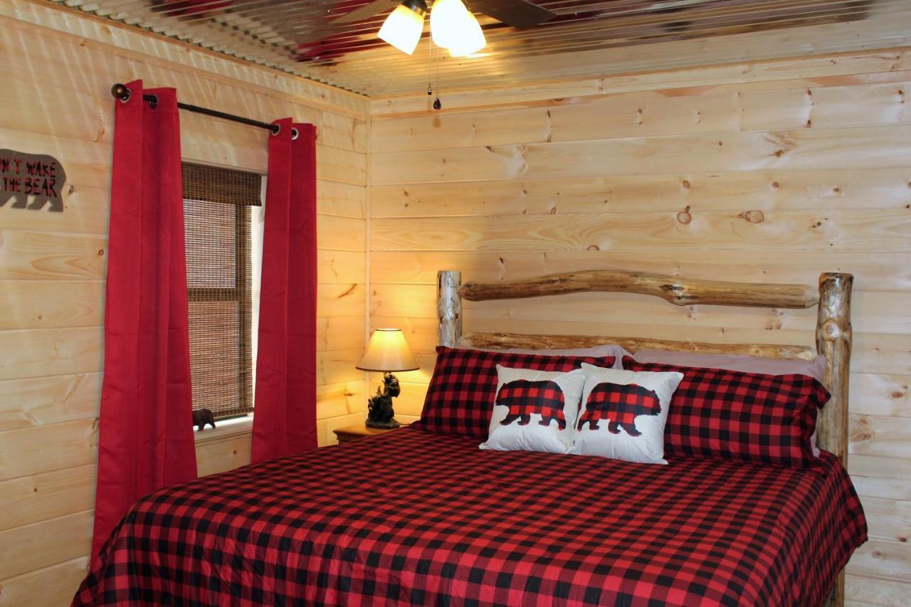 Spacious Downtown Condo Walking Distance To Downtown Gatlinburg Sleeps 6 Guests Exterior photo